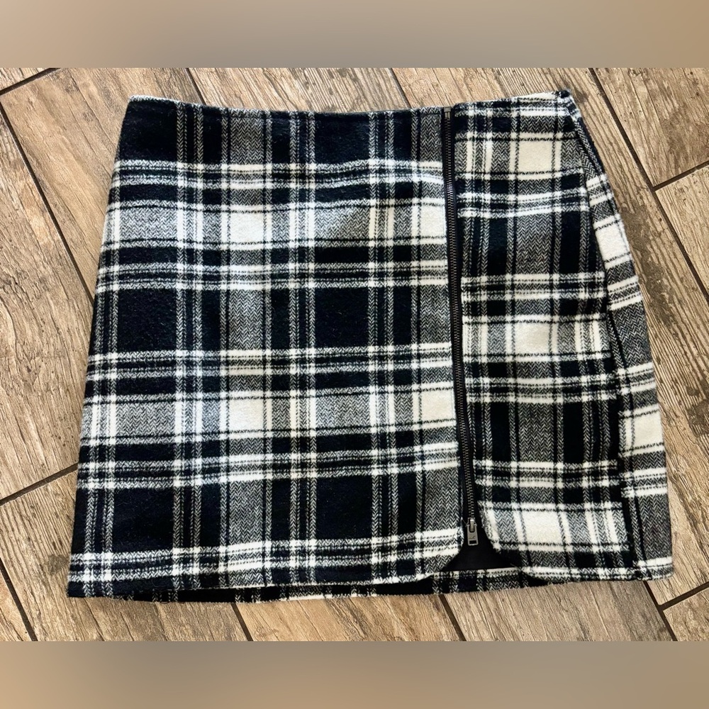 Hollister Black and White Plaid Skirt Sz 3 XS small